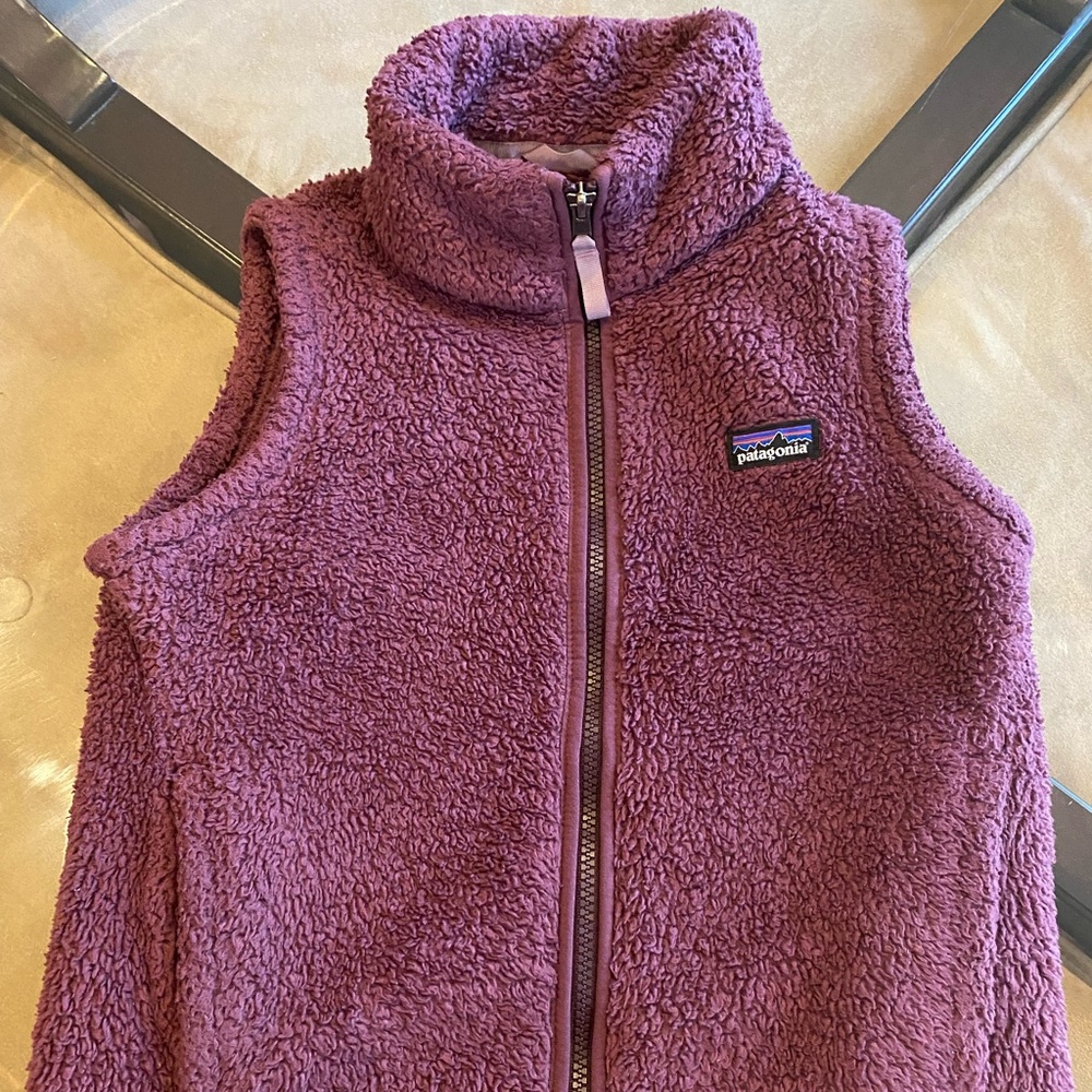 Patagonia maroon/plum fleece vest